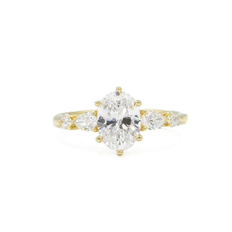 Classic Bridal Parade | 14Ky Oval-Cut & Pear-Shaped Side Diamond Ring