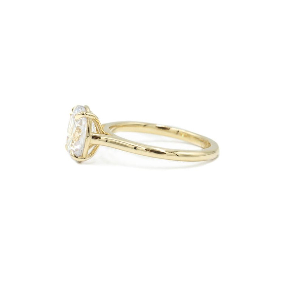 Classic Bridal Joshua J | 14Ky Oval-Cut Cathedral Diamond Ring